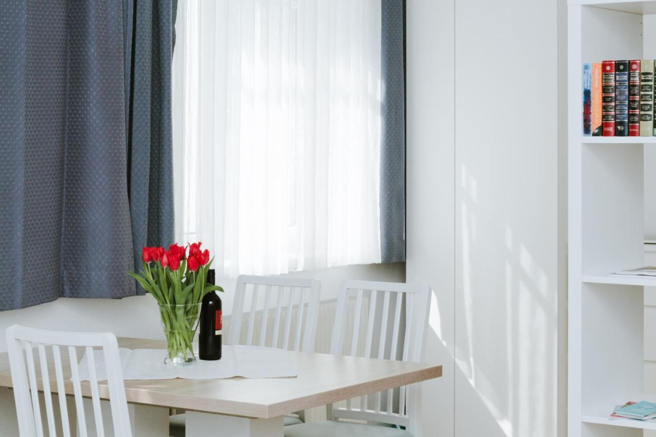 Ferienwohnung In Der Fussgaengerzone Gartenblick - Studio Apartment 아이젠슈타트 외부 사진