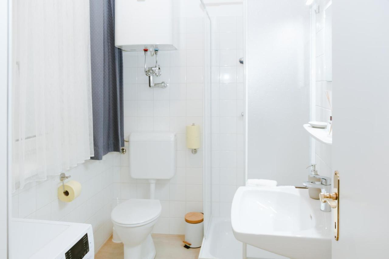 Ferienwohnung In Der Fussgaengerzone Gartenblick - Studio Apartment 아이젠슈타트 외부 사진